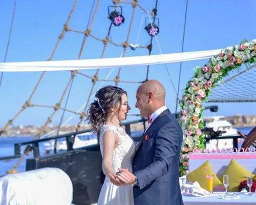 Wedding Yacht Rentals in Dubai, UAE package