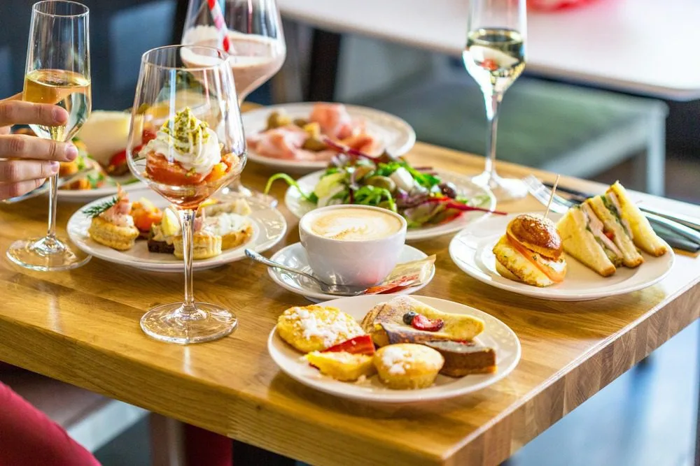 Brunch on a Mega Yacht package