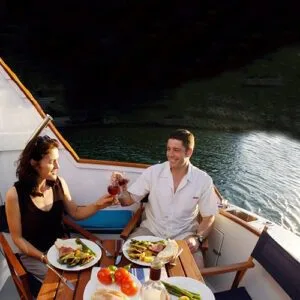 Luxury Romantic Yacht Dinner in Dubai