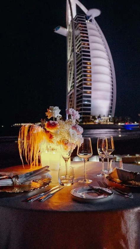 Romantic Dinner Cruise Dubai - Image 4