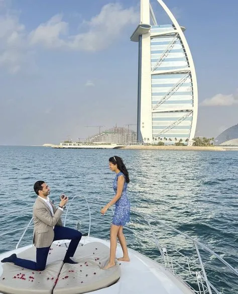 Romantic Dinner Cruise Dubai - Image 6